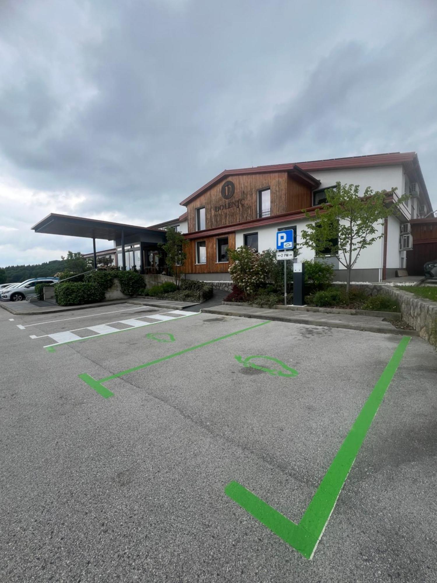 Hotel Dolenjc ノヴォ メスト エクステリア 写真