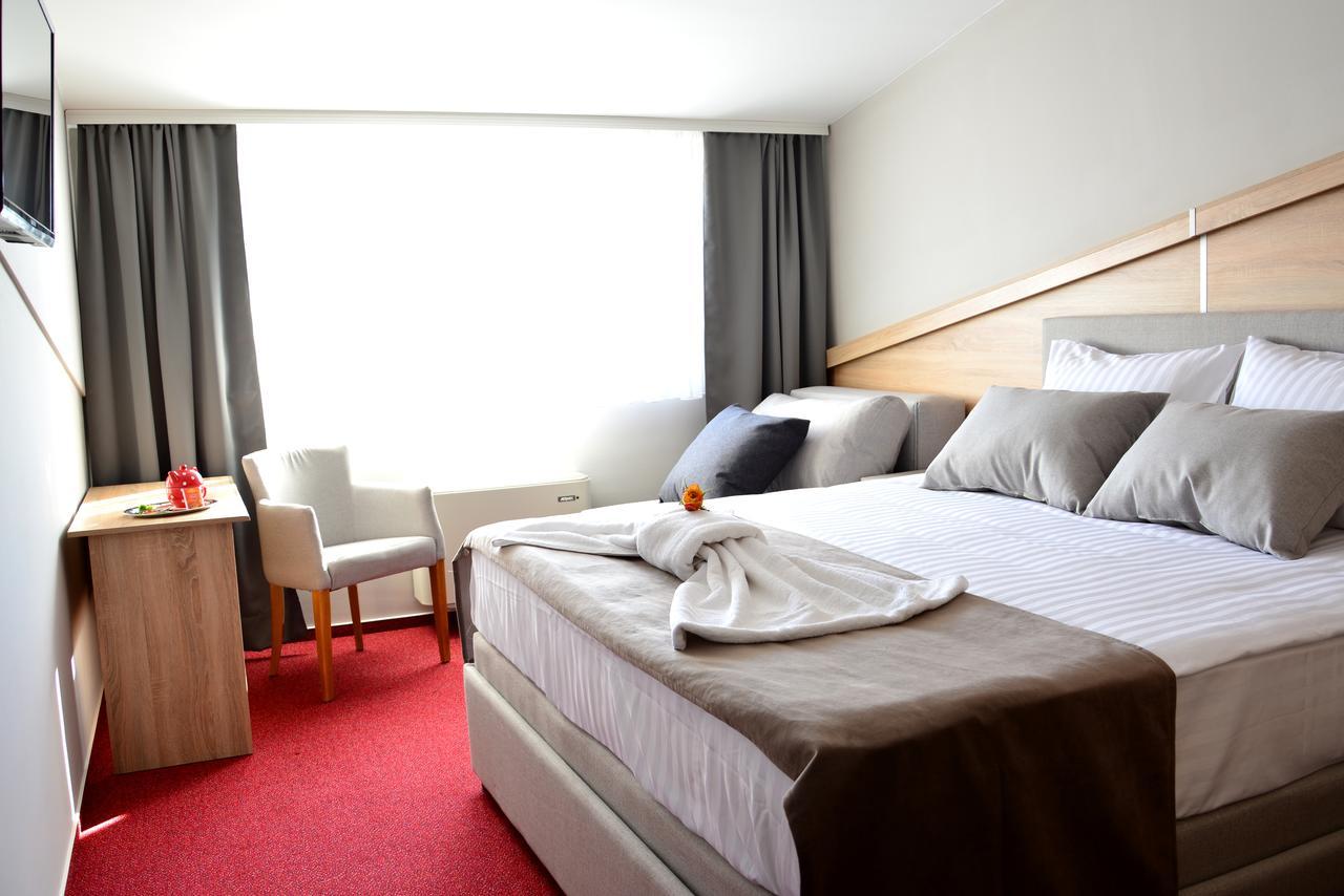 Hotel Dolenjc ノヴォ メスト エクステリア 写真