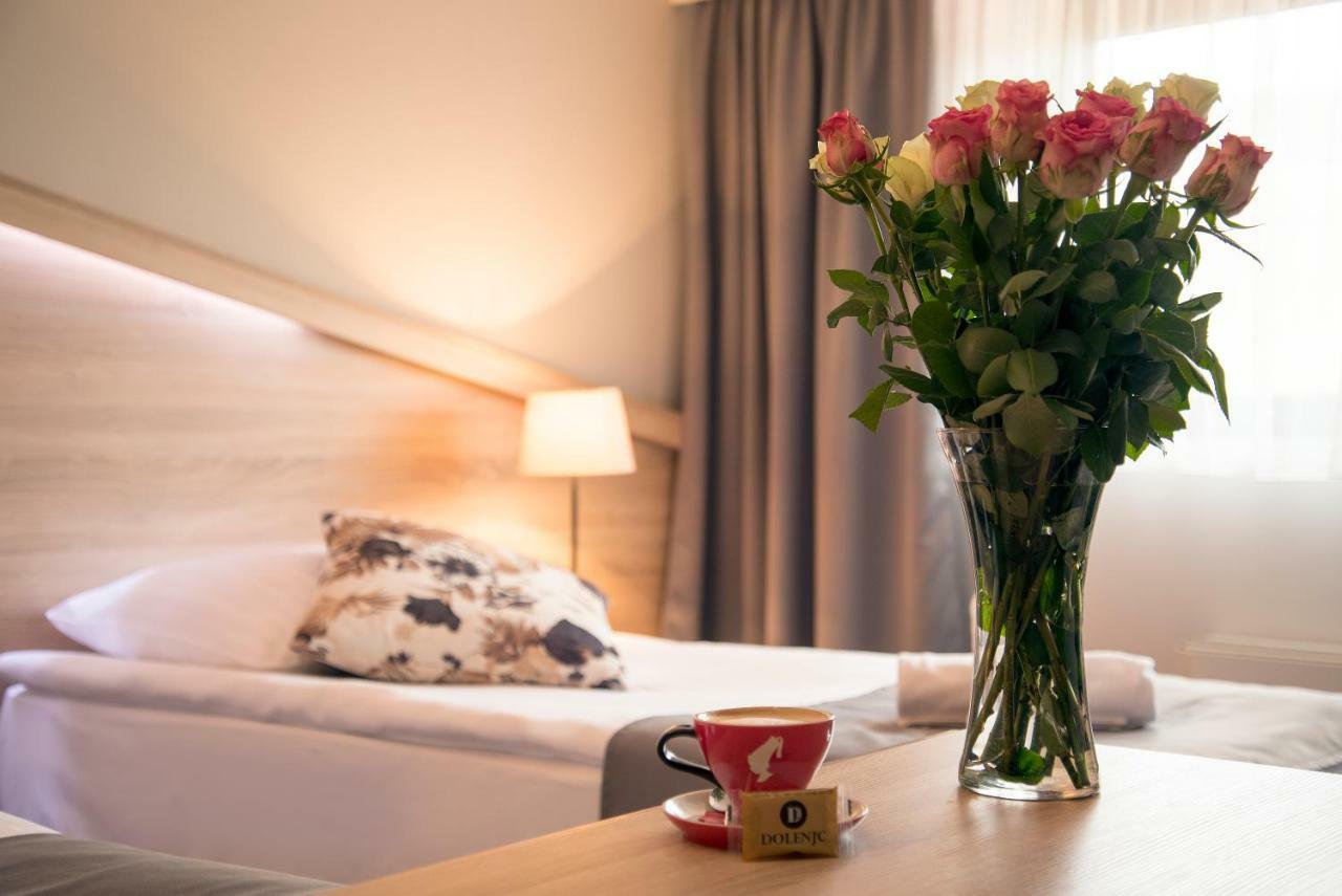 Hotel Dolenjc ノヴォ メスト エクステリア 写真